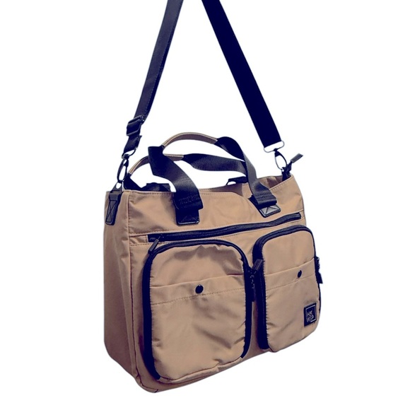 THE CARGO CATCHALL TOTE CAMEL with Black Accents in new conditions, screen pad - Picture 4 of 14